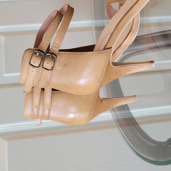 Express 3" Tan Strappy Sandal, Size 8 - Picture 6 of 8